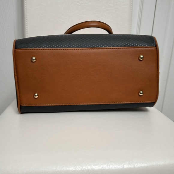 Handbag Set - Picture 6 of 6